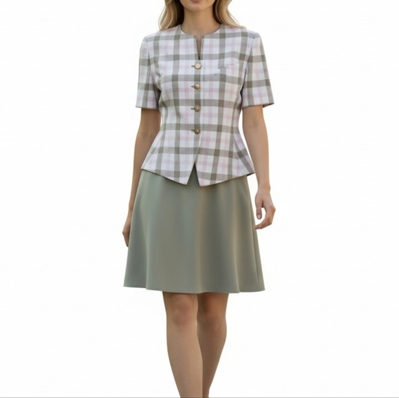 Le Suit Dresses & Skirts - Le Suit Petite Skirt Suit Size 12P Tan Pink White Check Short Sleeve Blazer